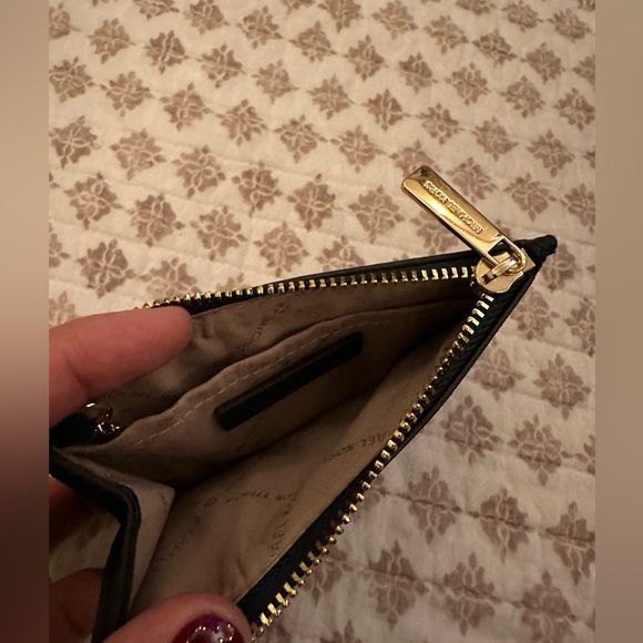 Michael Kors: Jet Set Travel Small Signature Logo Coin Purse - Picture 3 of 3